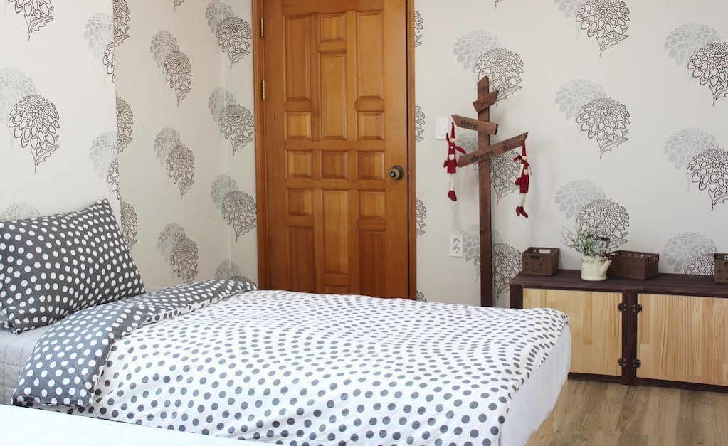 Jeju Airport Mira Guesthouse Eksteriør bilde
